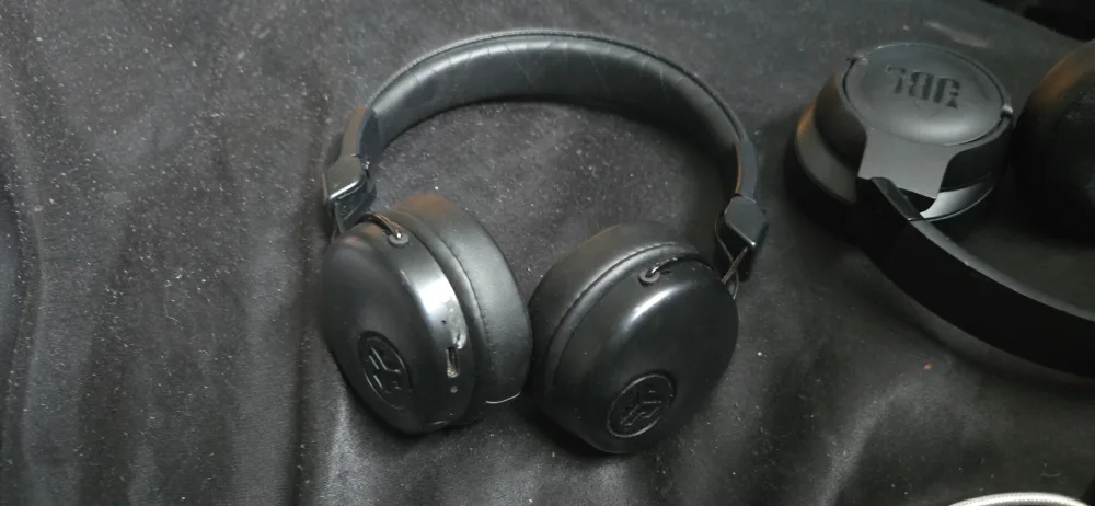 JLab Black Headphones image indicator(3)