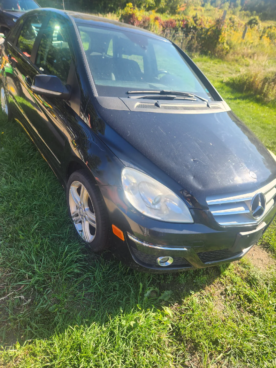 Mercedes-Benz B 200 Hatchback - Black thumbnail