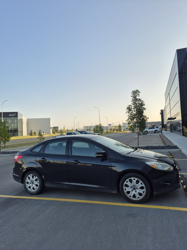 2013 Ford Focus - Black Sedan - photo 2