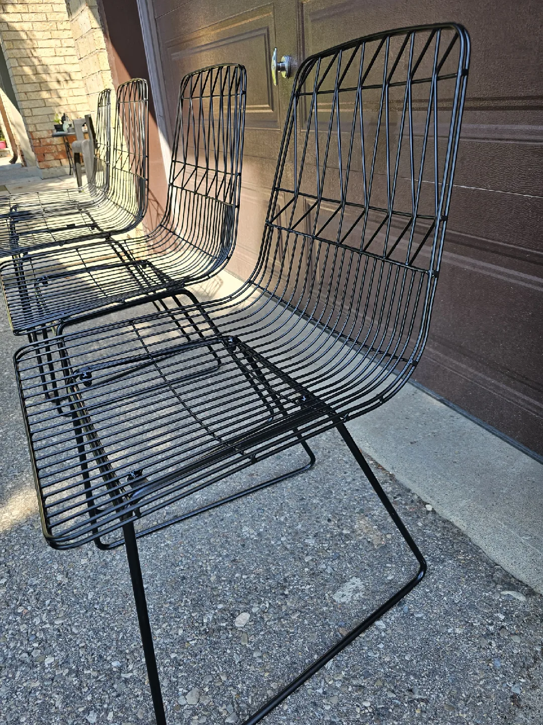 Set of 4 Black Wire Chairs image indicator(3)