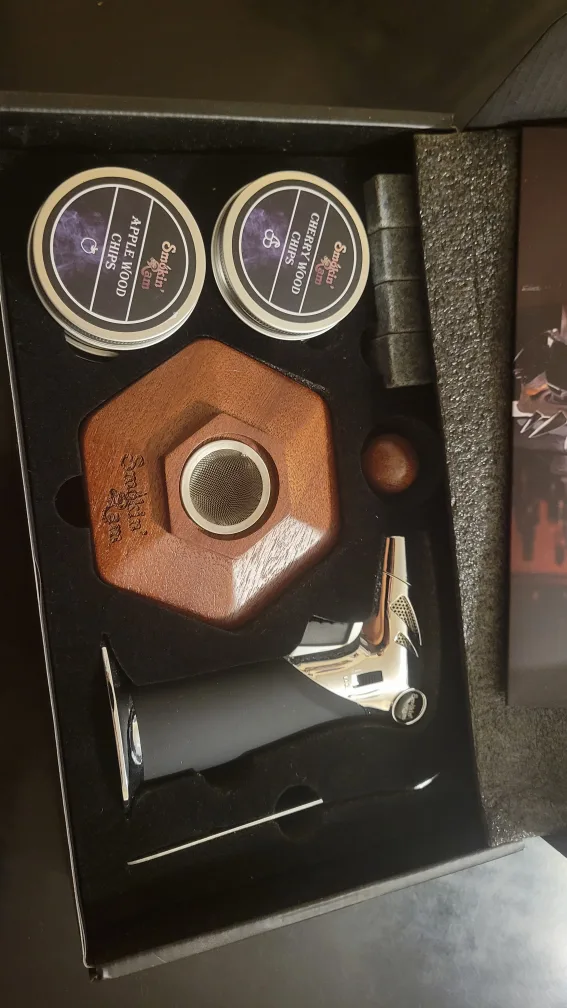 Smokin' Sam Cocktail Smoker Kit image indicator(3)