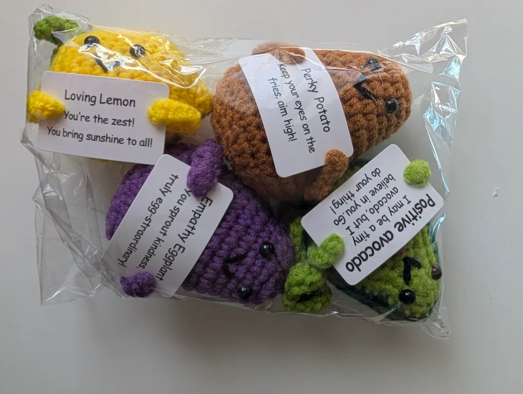 Cute crochet animals with positive messages image indicator(2)