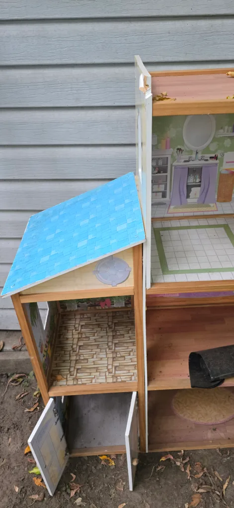 Used Dollhouse image indicator(3)