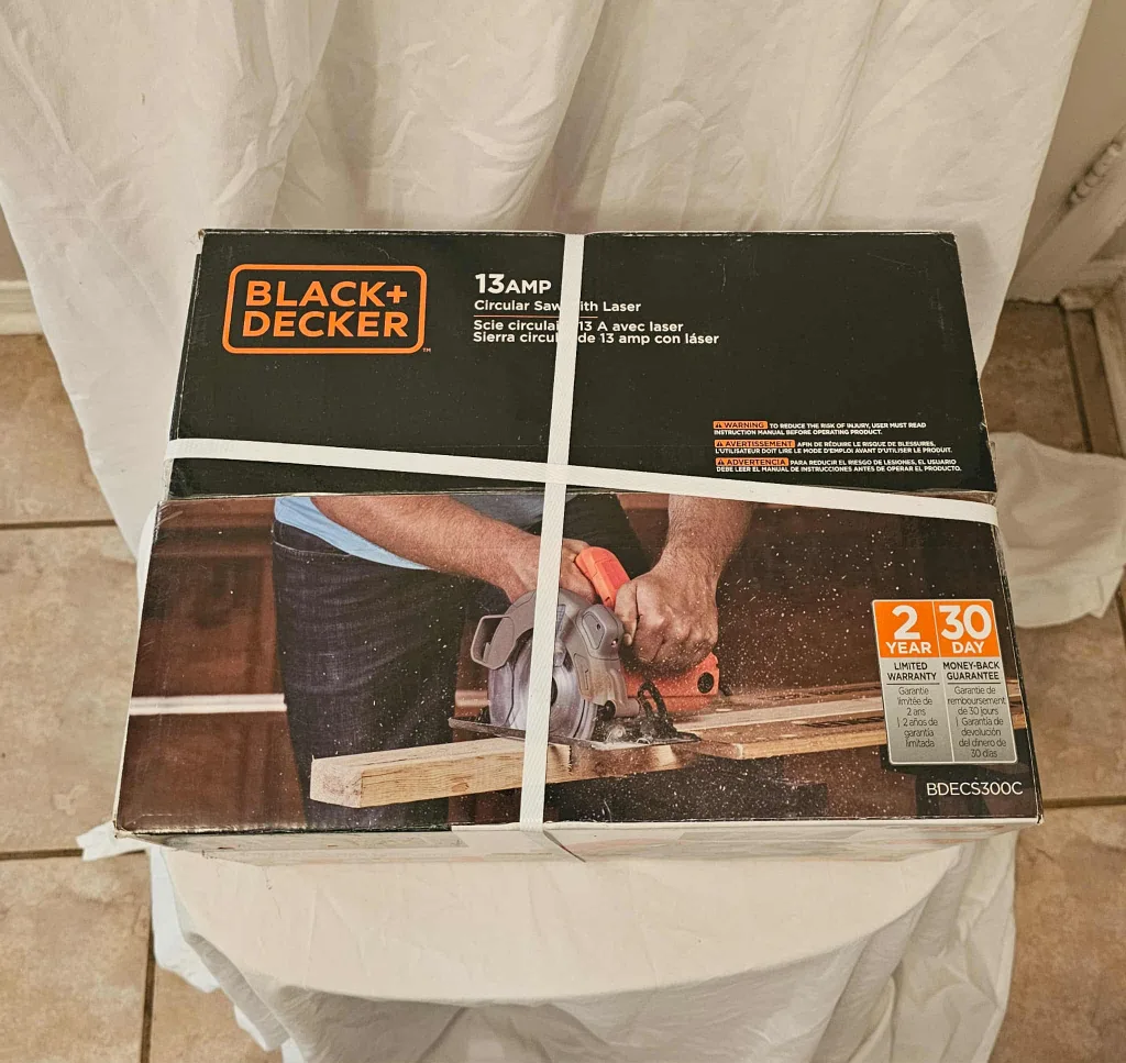 Black + Decker 13AMP Circular Saw with Laser image indicator(3)
