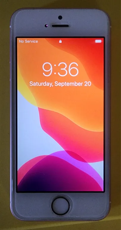 Apple iPhone SE Rose Gold 16gb(no charger available) image indicator(5)