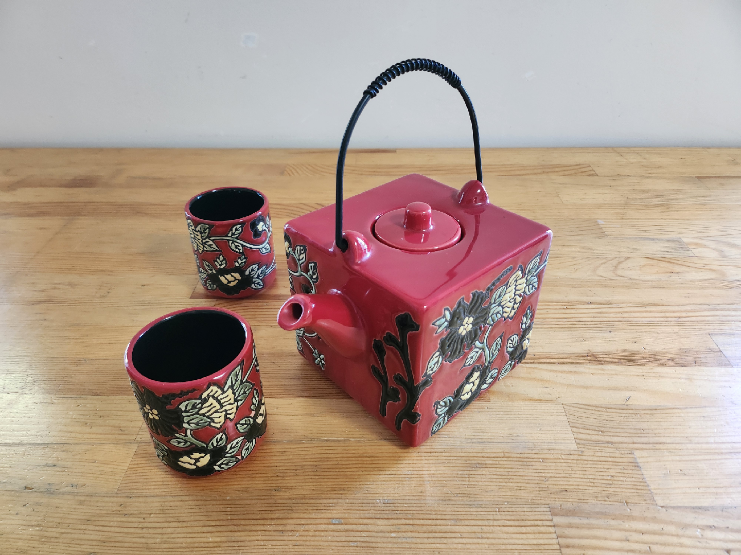 Red Floral Tea Set - Teapot and Two Cups - photo 2