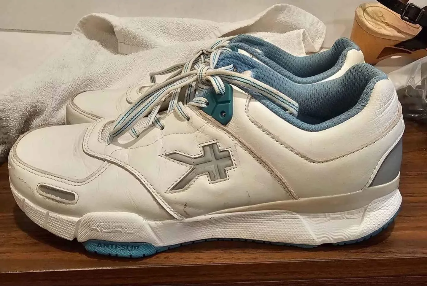 Kuru Kinetic White Leather Shoes image indicator(2)