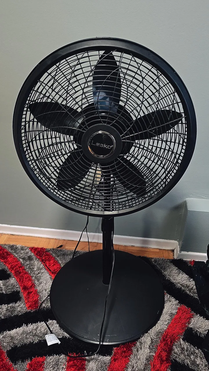 Lasko Pedestal Fan - 3 High Speed, Low Sound Fan image indicator(2)