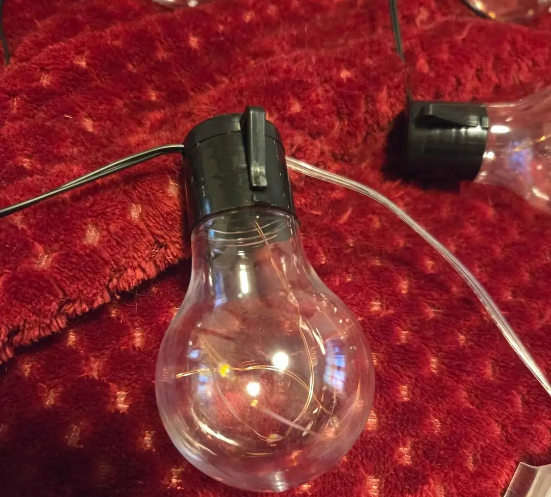 waterproof String Lights 10 bulbs - battery powered - photo 2