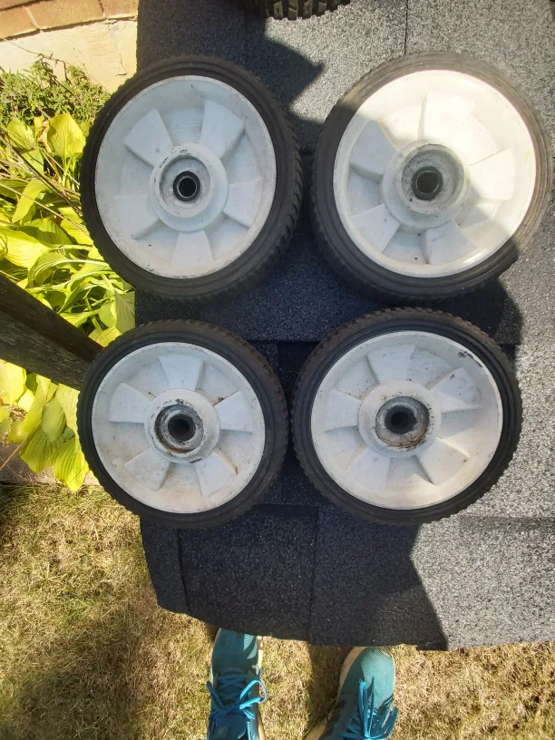 Used Wheels - Assorted Sizes and Types thumbnail