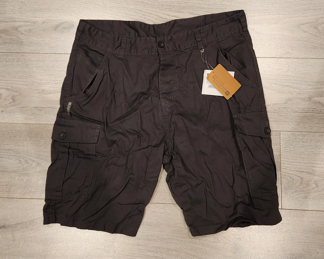 Pick Up brand new w/tags never worn Cargo Shorts size 38 thumbnail