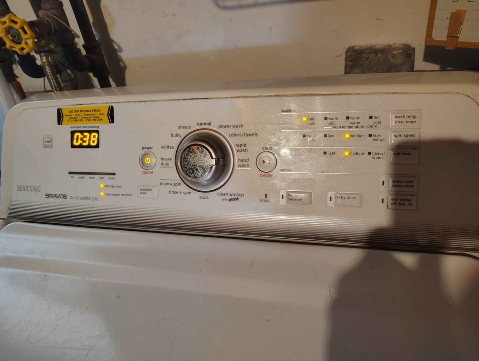 Maytag Bravos Quiet Series 300 Washer and gas Dryer set - photo 2
