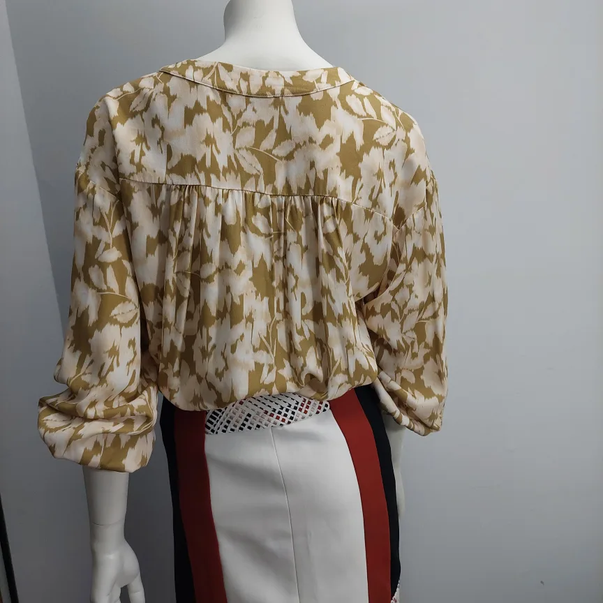 100 % VISCOSE Floral Print Blouse Medium image indicator(3)