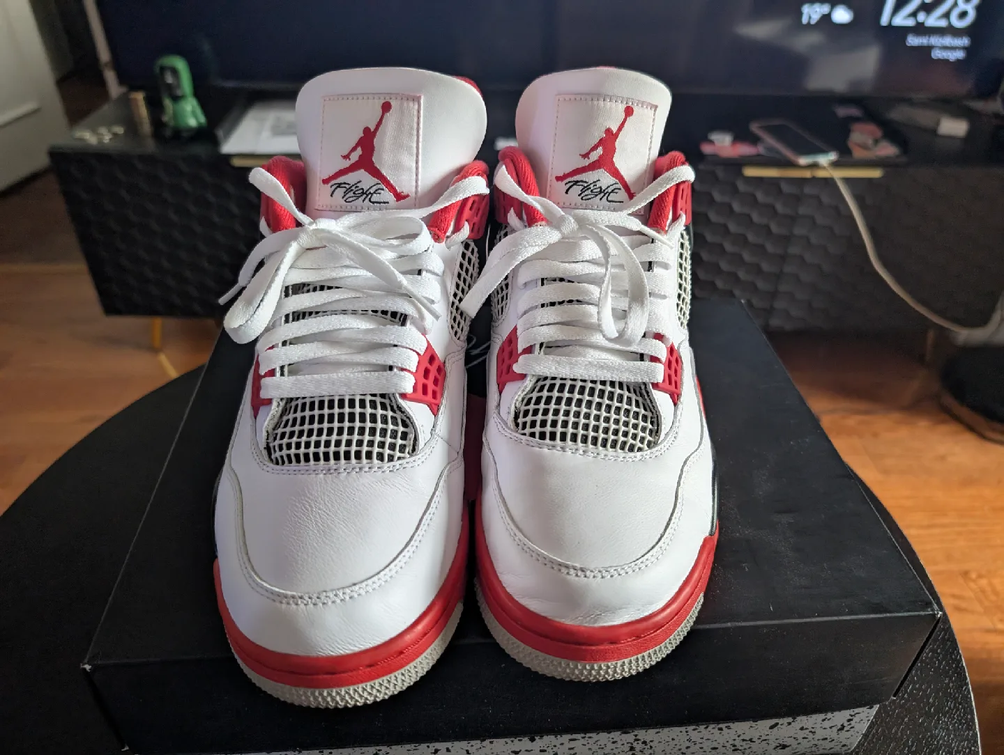 Nike Air Jordan 4 Retro White/Fire Red Size.10.5 image indicator(3)