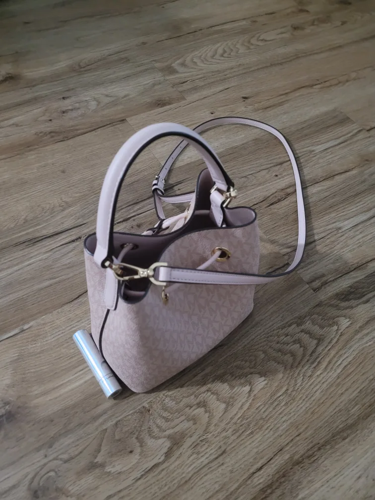 Michael Kors Pink Bucket Bag image indicator(3)