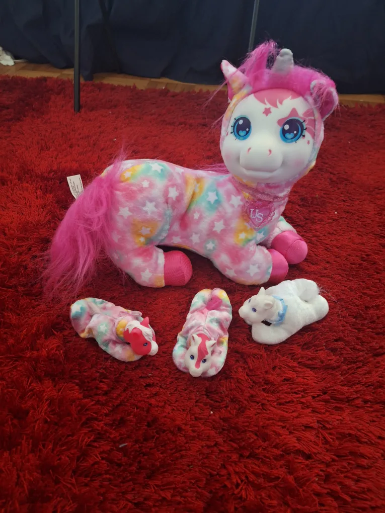 Unicorn Stuffed Animal with Unicorn babies (open box) image indicator(2)