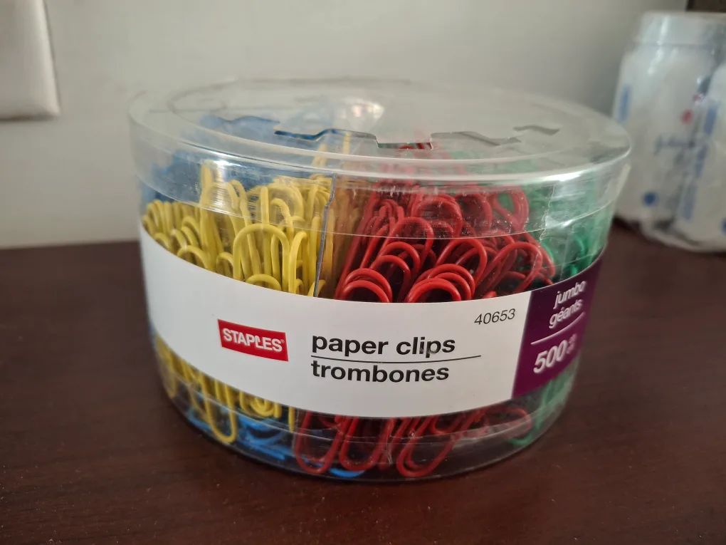 Staples Jumbo Paper Clips - 500 Count thumbnail