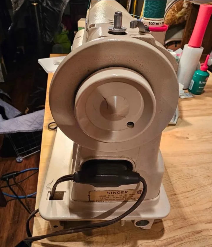 Singer 414G Sewing Machine made in Germany image indicator(3)