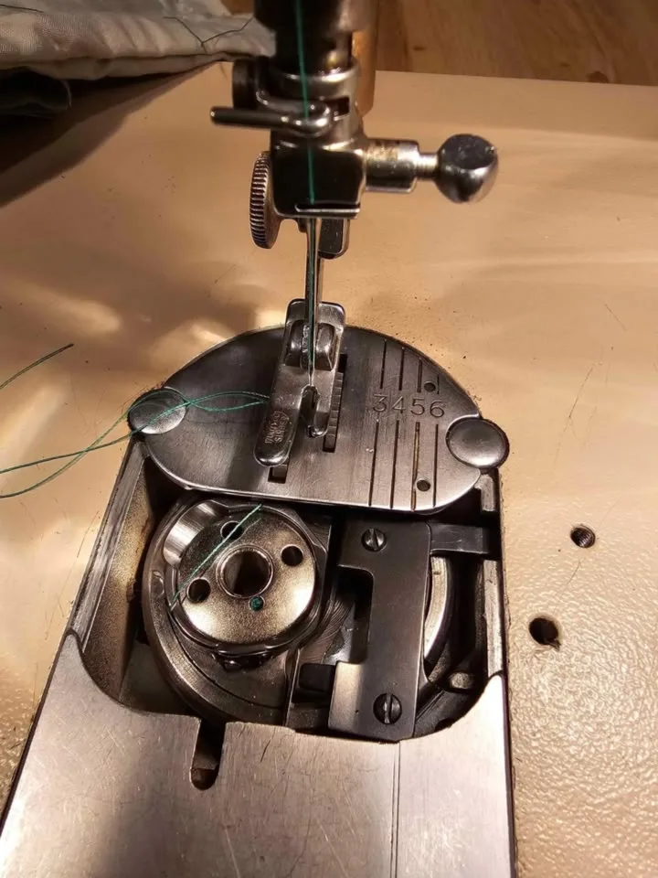 Singer 414G Sewing Machine made in Germany image indicator(9)