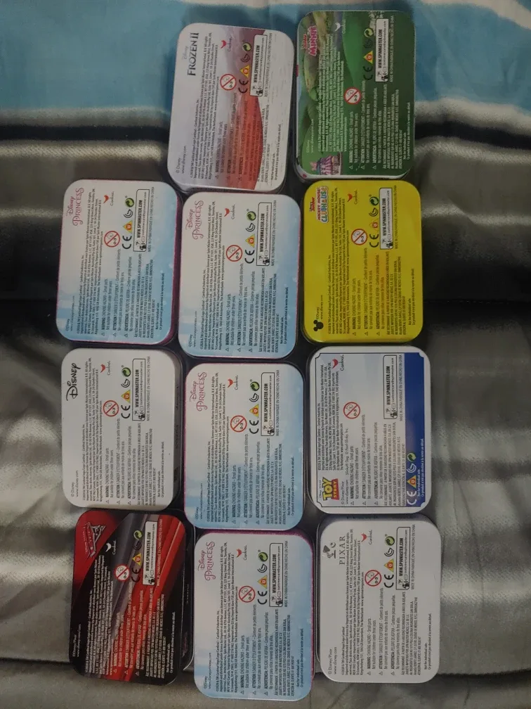 Disney Puzzles in Tins image indicator(2)