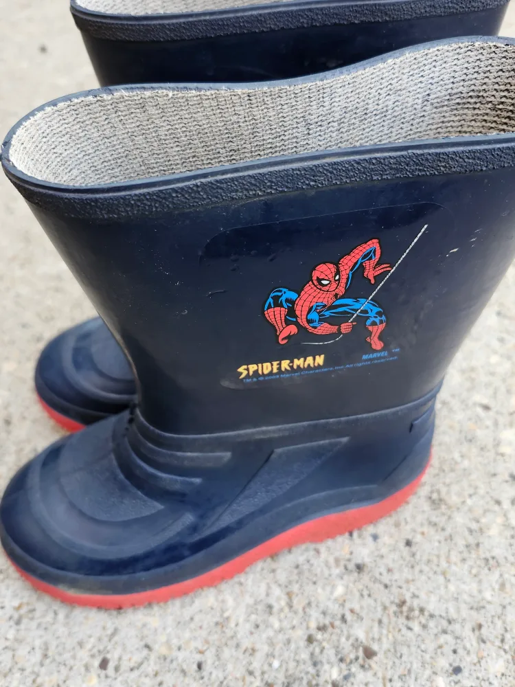 Pair of Kids' Rubber Boots, Size 2 and 3 thumbnail