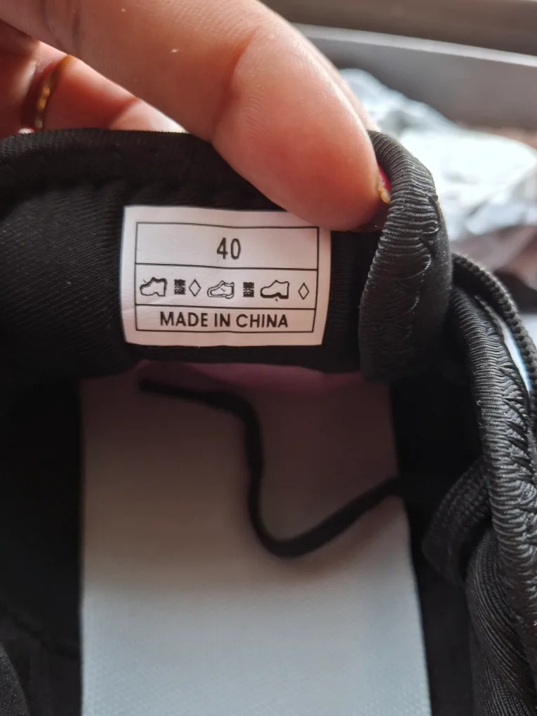 Black Mesh Sneakers - Size 40 image indicator(3)