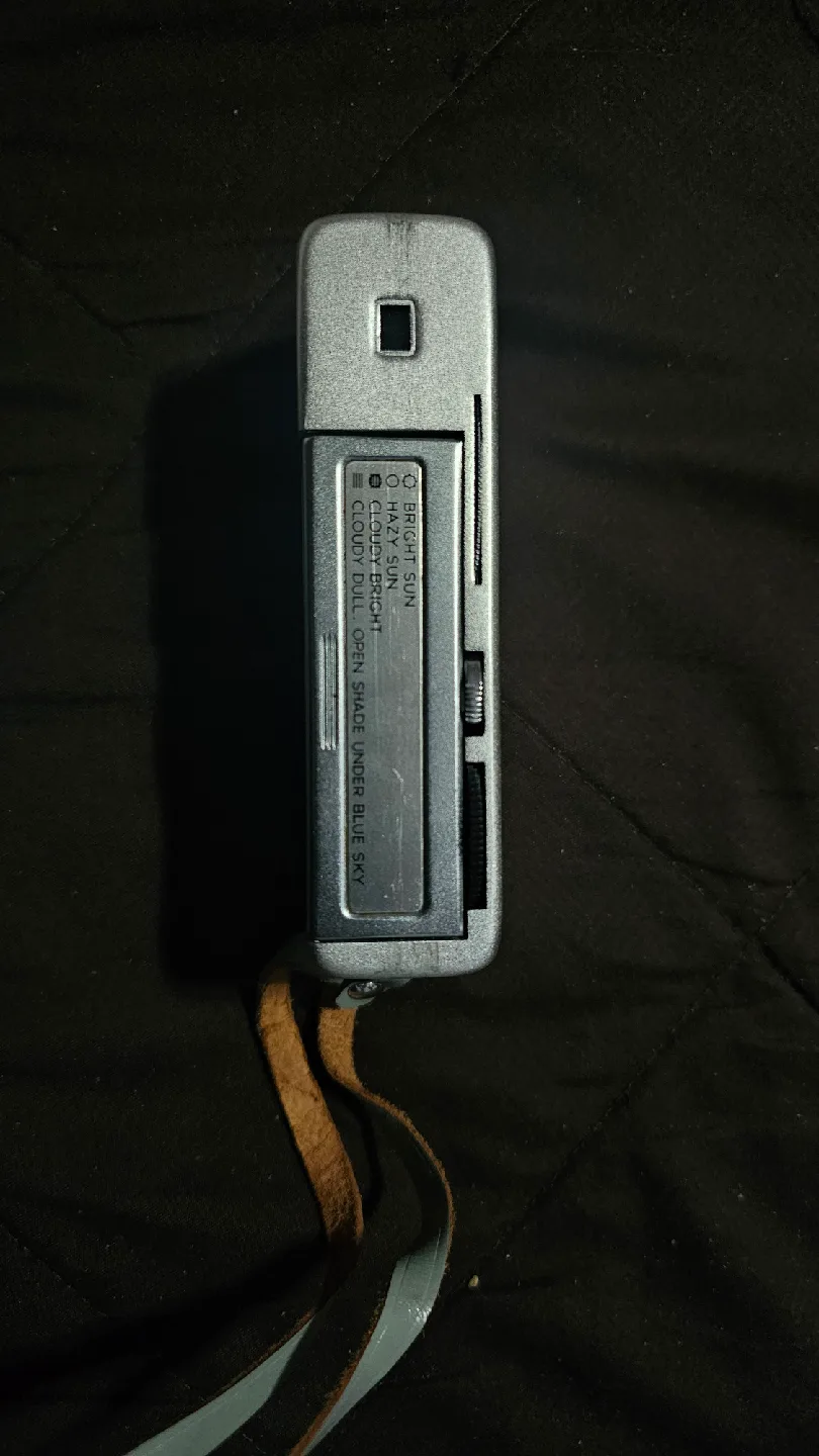 Minolta-16 Camera with Case image indicator(5)