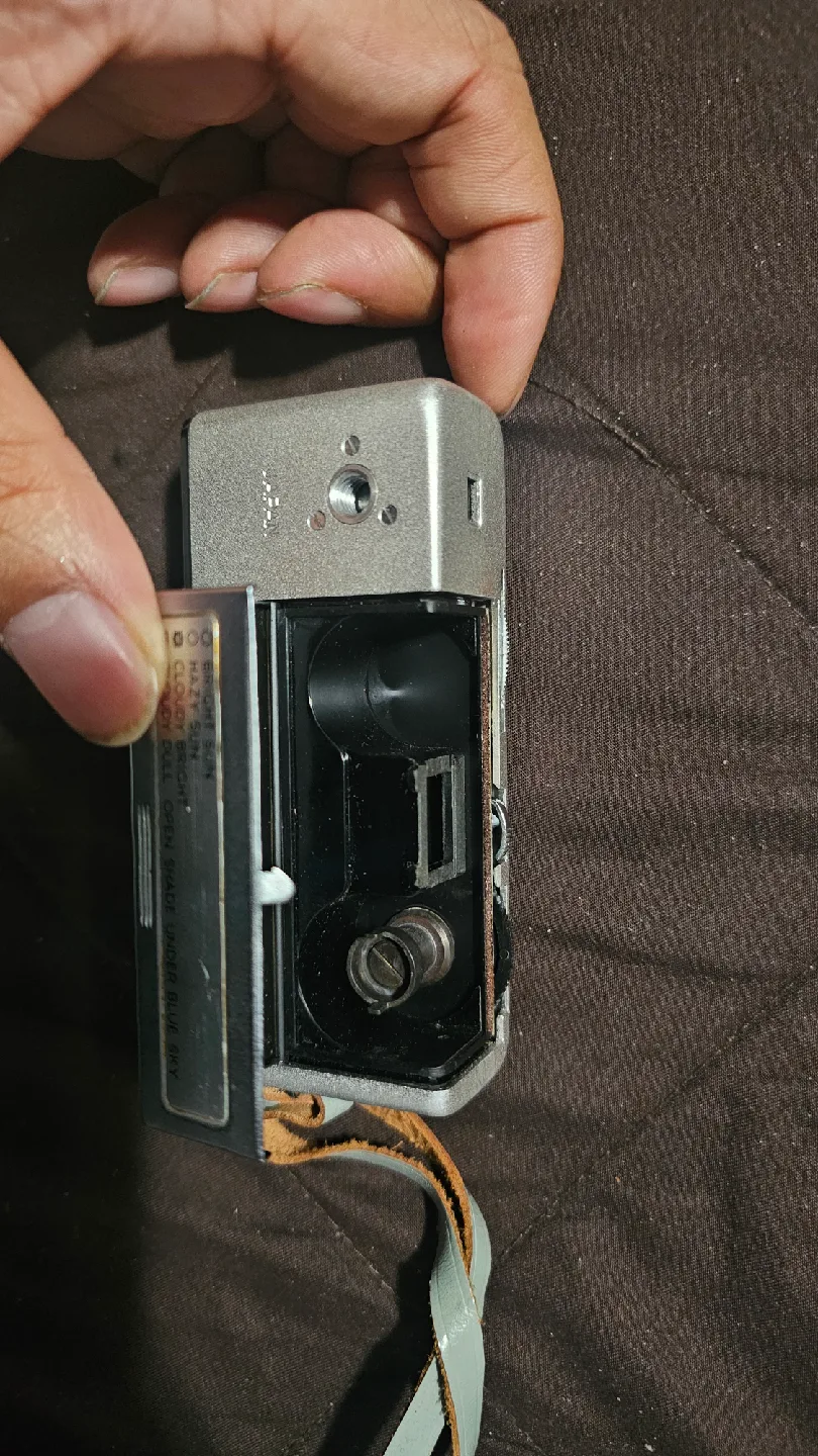 Minolta-16 Camera with Case image indicator(6)