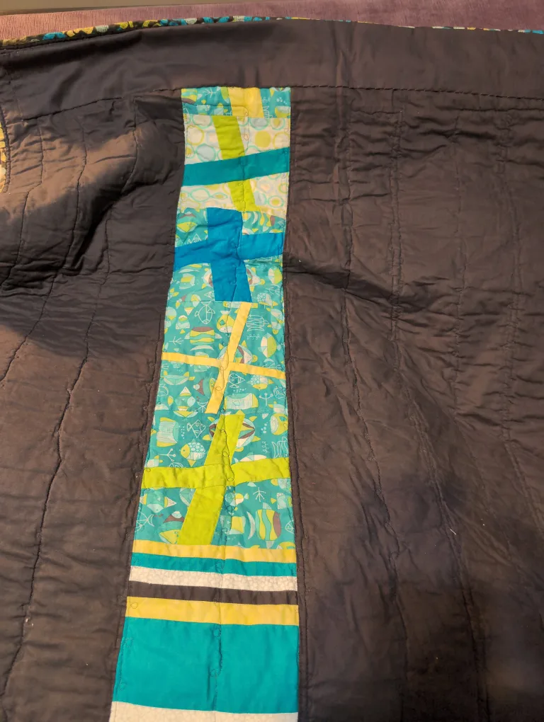 Handmade Quilt - Wonky Crisscrosses Design image indicator(4)