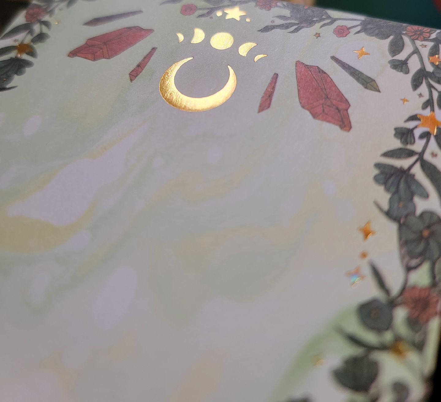 🥕 Botanical small notepad with golden iridescent details - photo 3