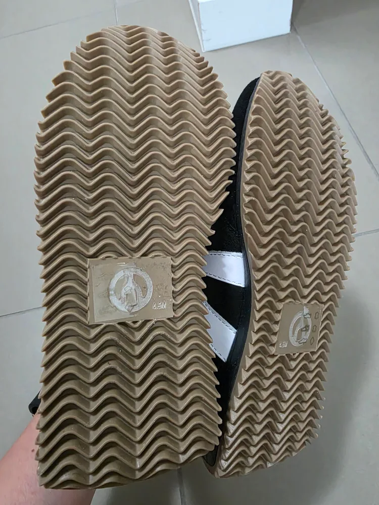 Brand New Sneakers Black Size 4.5 image indicator(4)