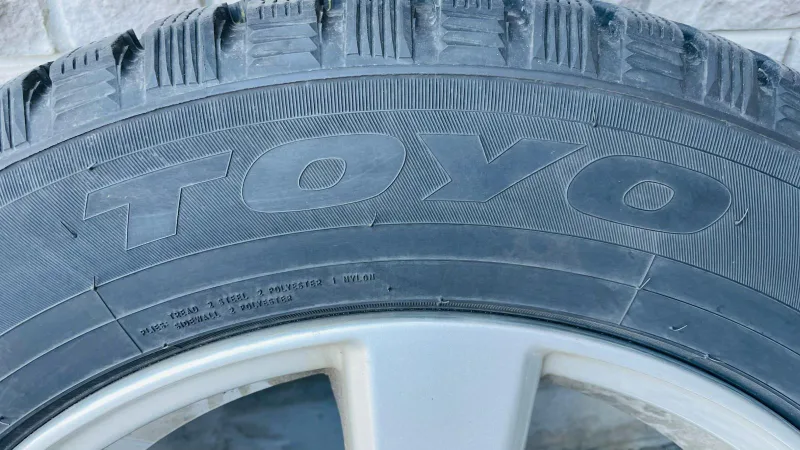 Set of 4 Touren Rims with Toyo Observe G3 Ice Tires - 235/60R18 image indicator(7)