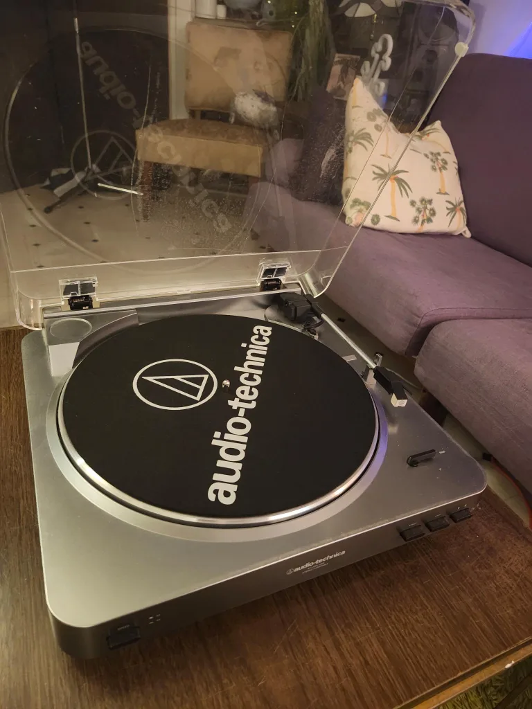 Audio-Technica Turntable (pickup Warden and Kingston) thumbnail