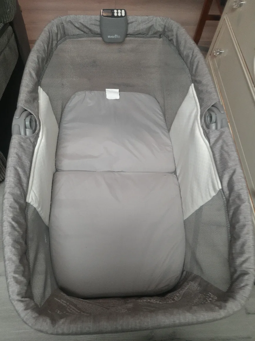 Evenflo Bassinet Soothing Rocker Grey thumbnail