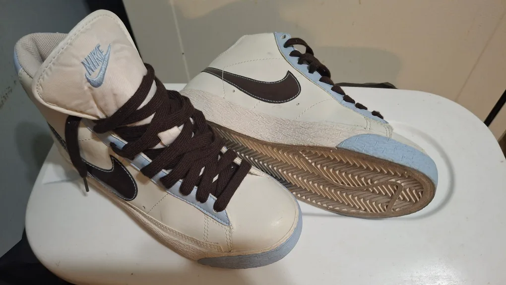 Nike Blazer High Top Sneakers - Size 4 image indicator(4)