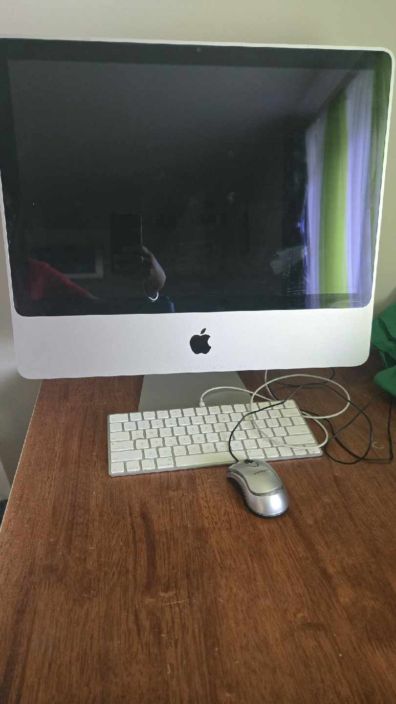 Apple iMac with Keyboard and Mouse