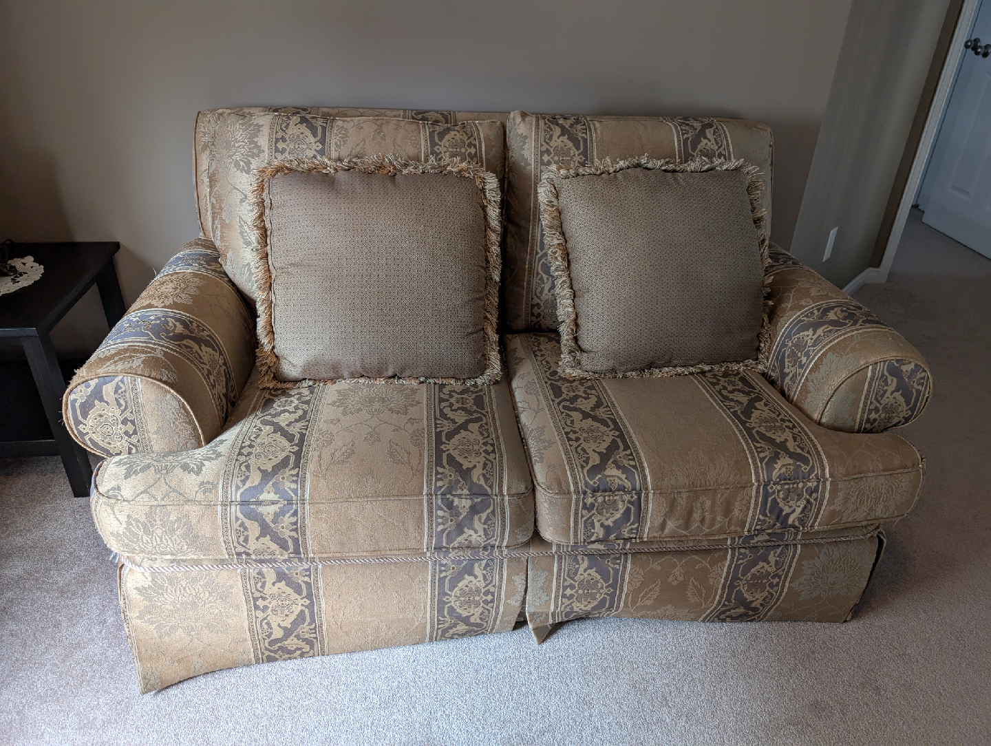 Loveseat Sofa - Patterned Fabric and Throw Pillows