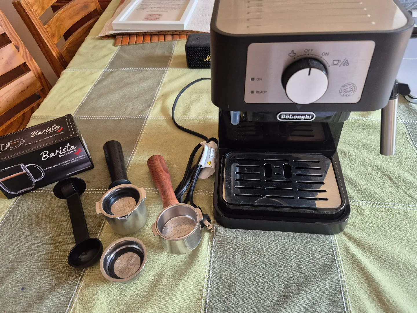 DeLonghi Stilosa Espresso Machine with Accessories image indicator(5)