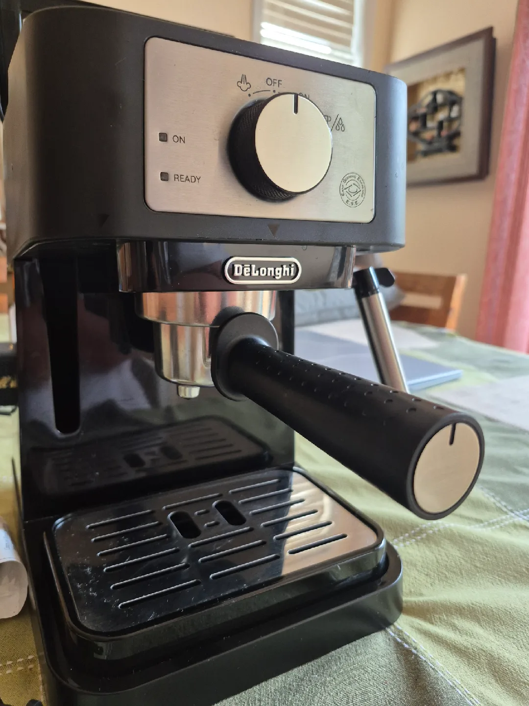 DeLonghi Stilosa Espresso Machine with Accessories image indicator(9)