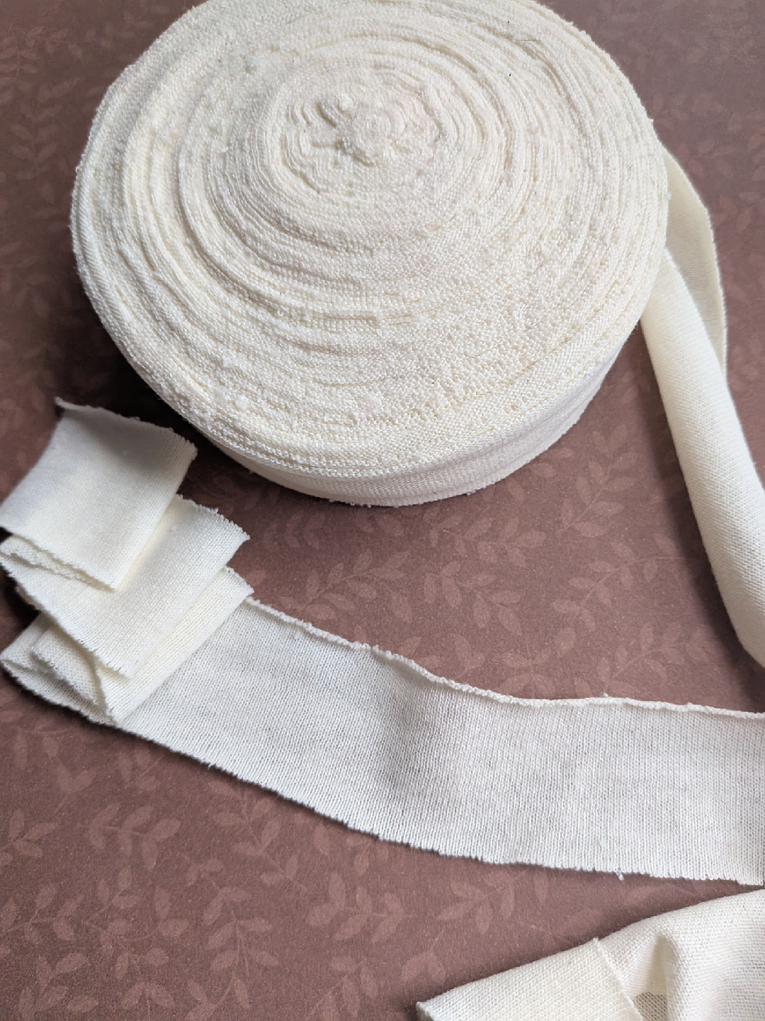 Roll of Cream-Coloured jersey knit trim - photo 2