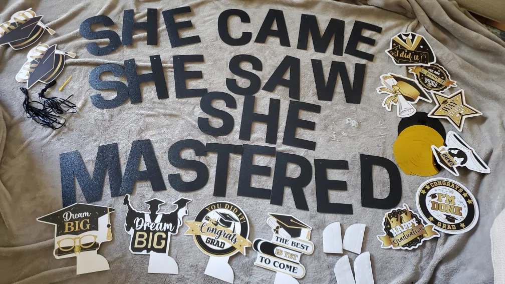 Graduation Banner & decorations image indicator(2)