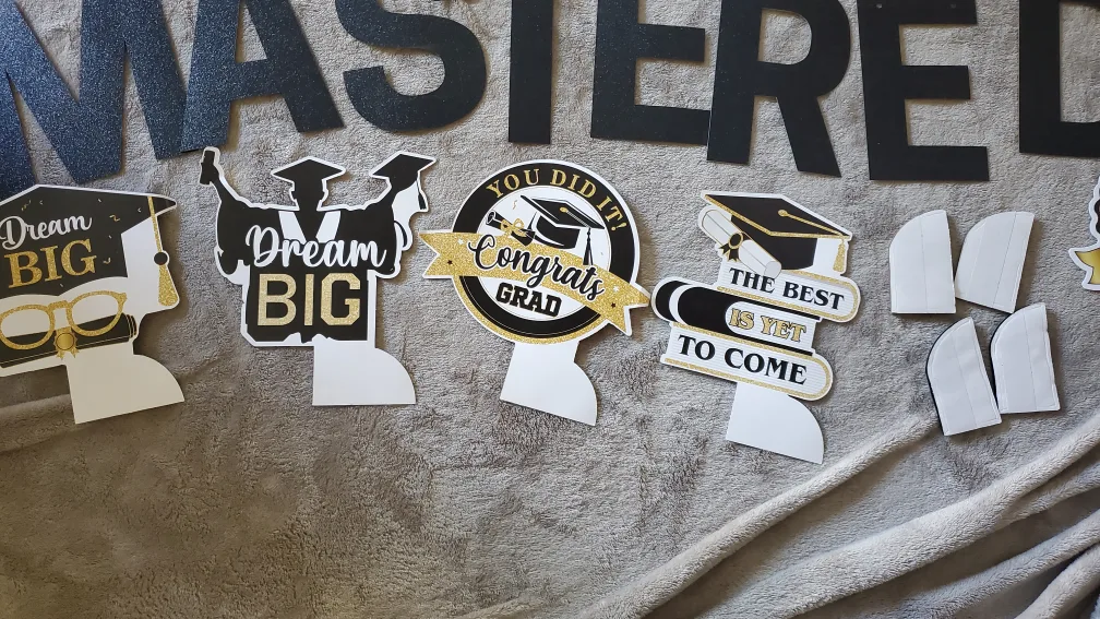 Graduation Banner & decorations image indicator(5)