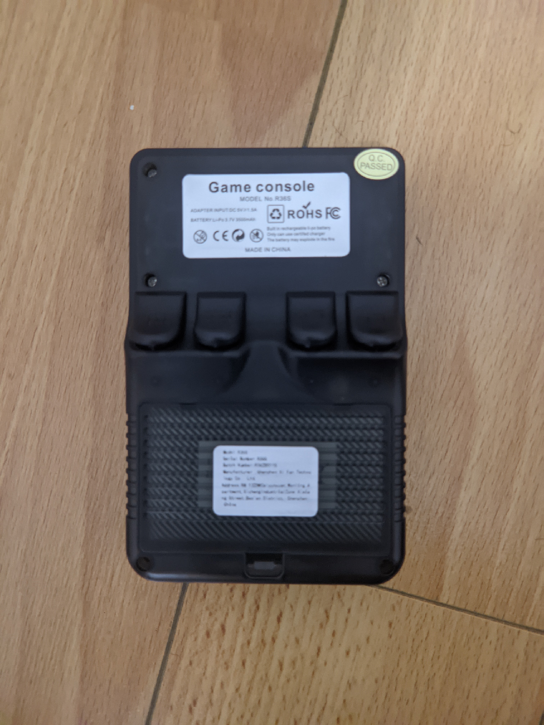 R36S Game Console - Retro Gaming Fun!