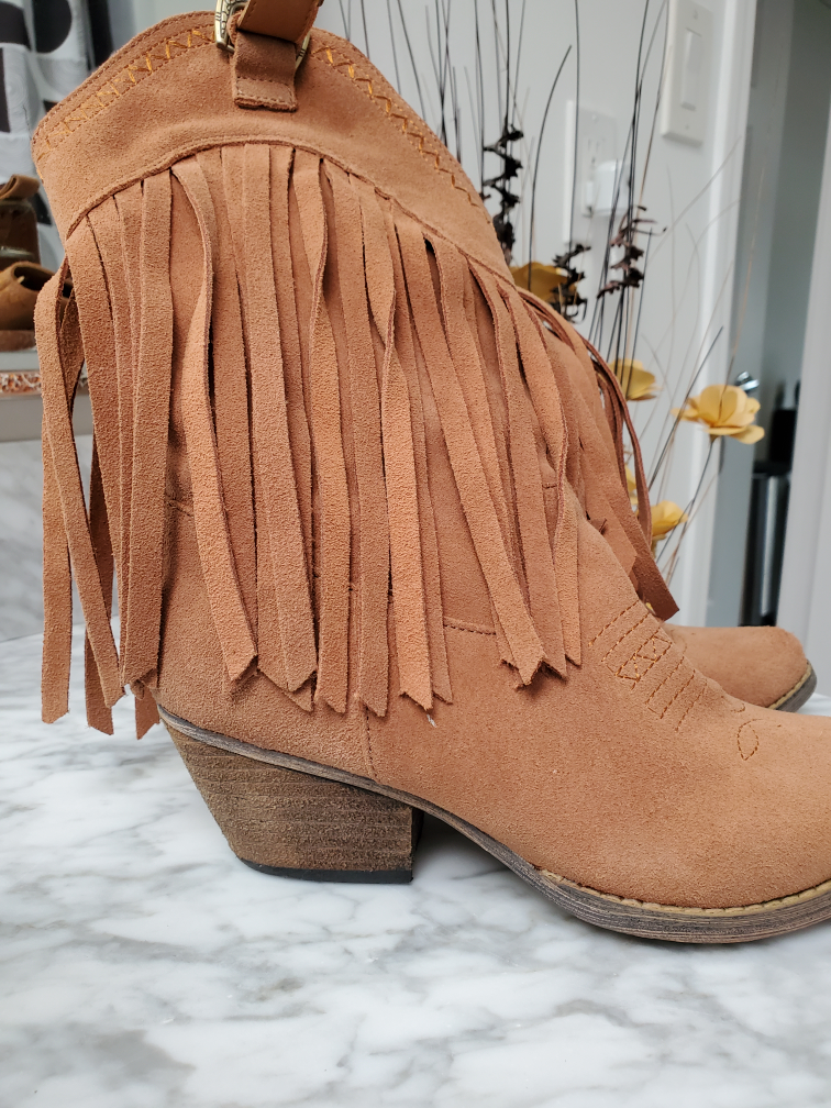 Fringe Cowboy Boots - US Size 6 - photo 2