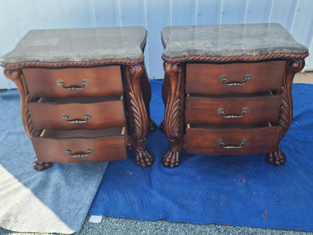 PAIR OF ASHLEY FURNITURE CARVED NIGHTSTANDS WITH MARBLE TOP - photo 2