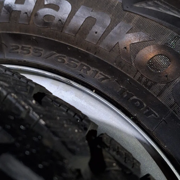 Hankook Winter i*Pike RW11 255/65R17 Tire  FordF150