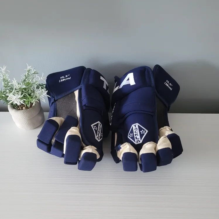 NEW Tackla Hockey Gloves!✨️ image indicator(2)