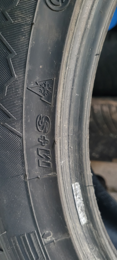 255/45R20 Winter Tires - photo 4