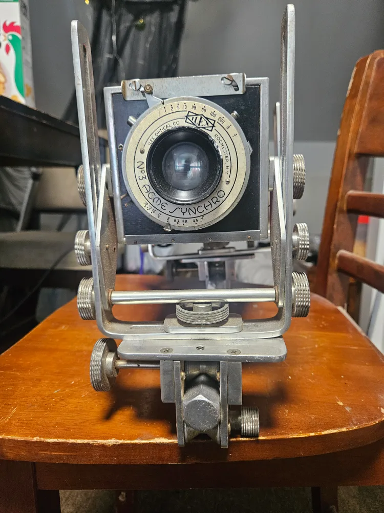 Vintage Ilex Acme Synchro Camera