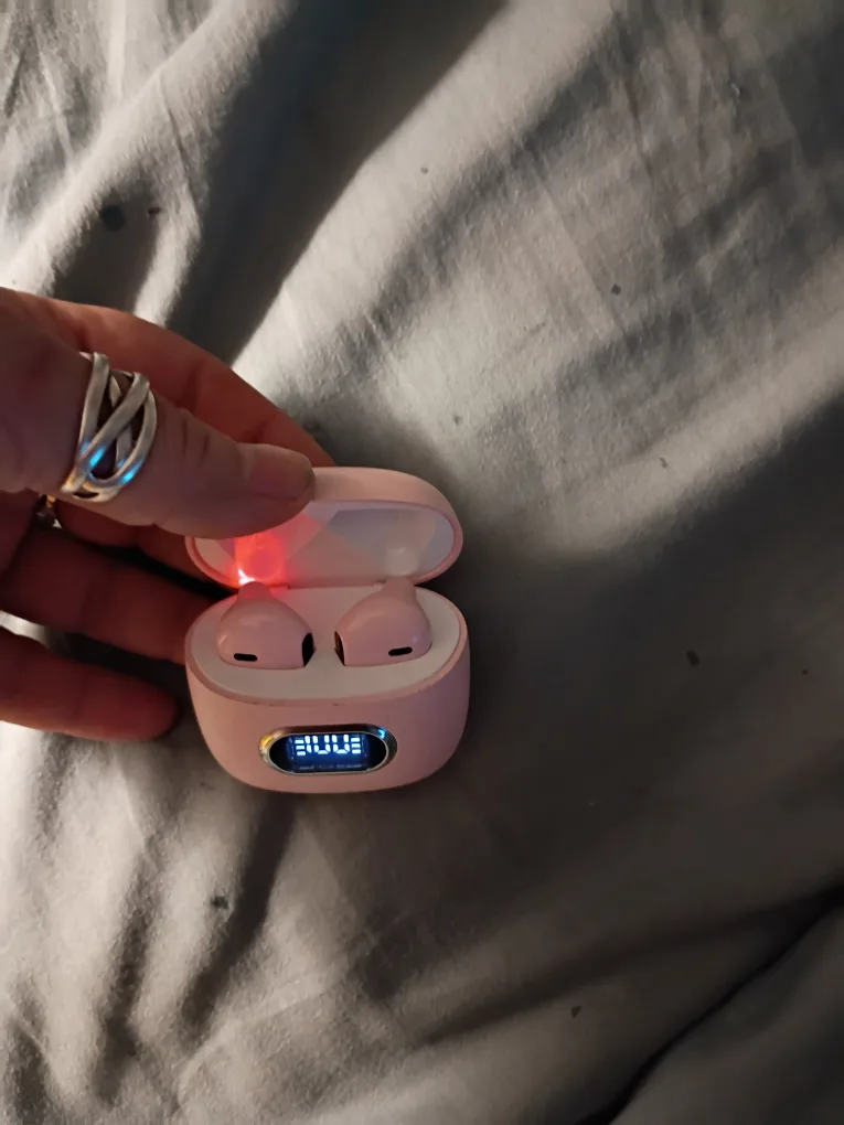 Pink Wireless Earbuds image indicator(2)